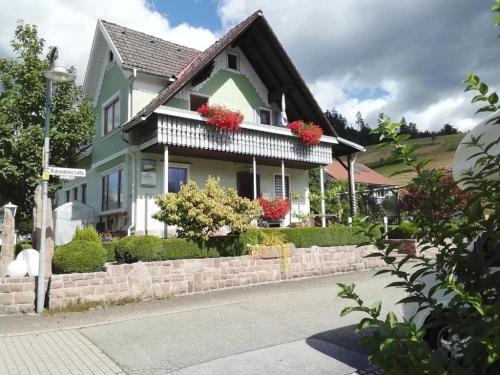 Obertal Apartment | Green House