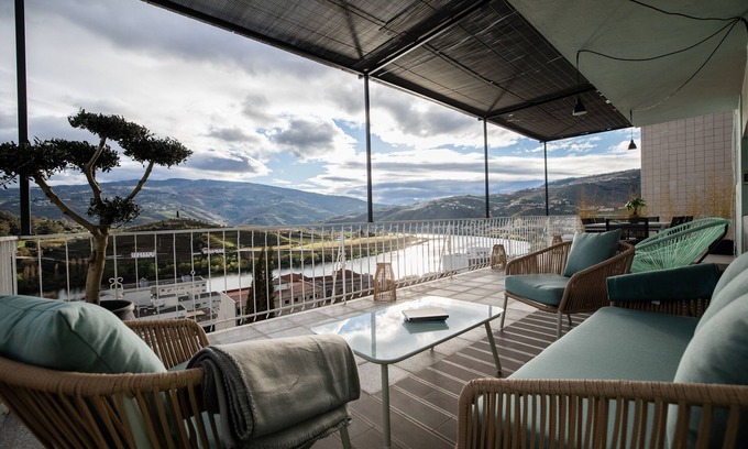 Peso da Regua House | Green House Douro - A balcony over the Douro