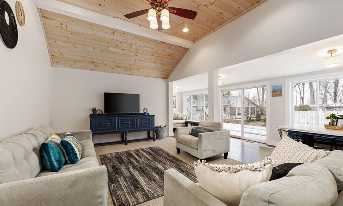 Interlochen House | Green Lake Central Interlochen | Firepit