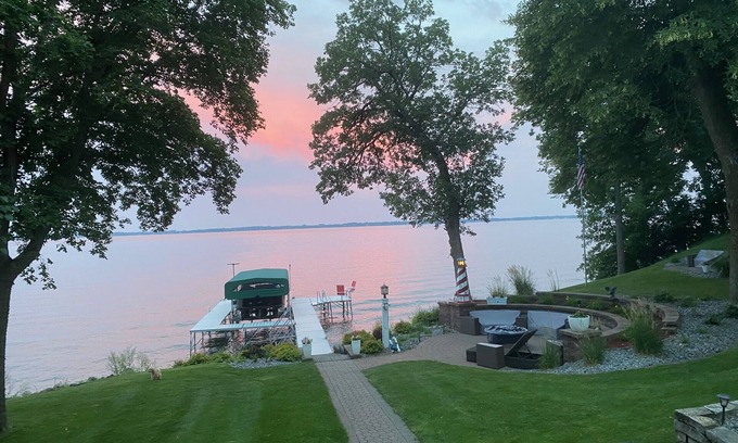 Spicer Condo | Green Lake-Suite 2 BR, 1BA w Walkout Lake access, Paddleboards,Kayaks and Dock
