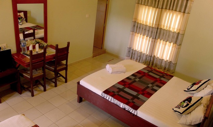 Pinnawala House | Green Land Guest House