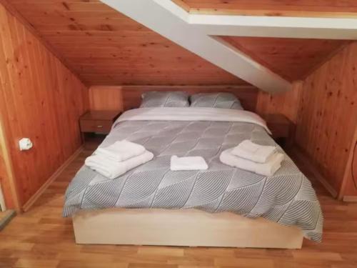 Sliven Apartment | Green Loft Apartment-Rose
