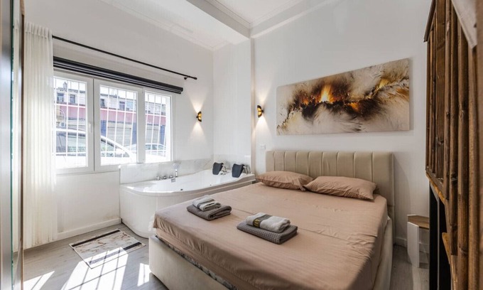 Shkoder Apartment | Green Luxe Suite 1 by PikHost