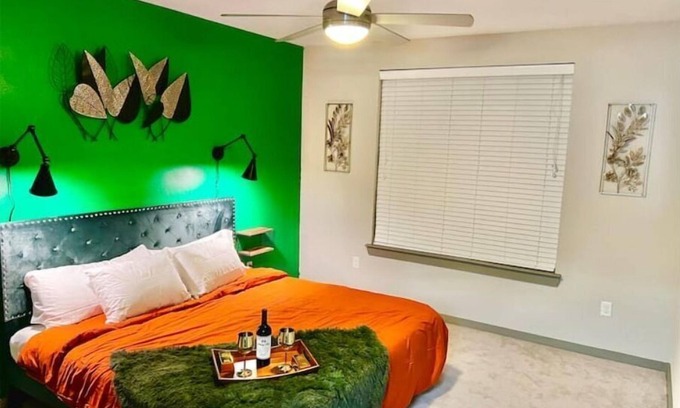 Houston Apartment | Green Manifesto 1 BD/1 Bath Galleria/Downtown