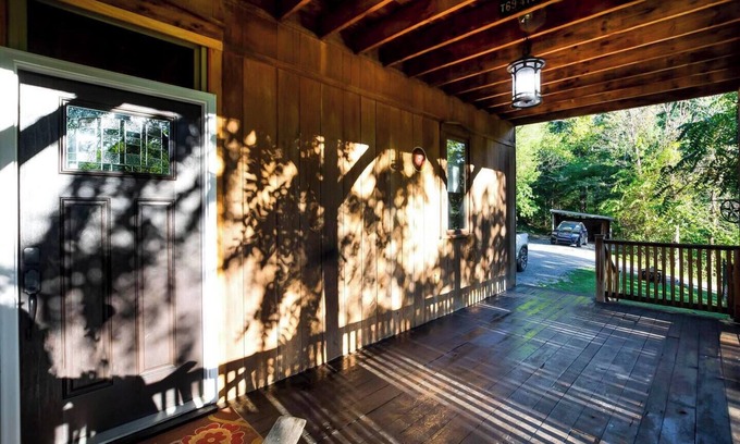 Hardyville Cabin | Green River Lodge - Cozy Cabin