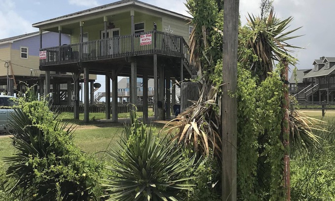 Freeport House | Green Sea Star steps away to beach- Sept 15-30 115nt M-F 150nt wknd + 10 % off