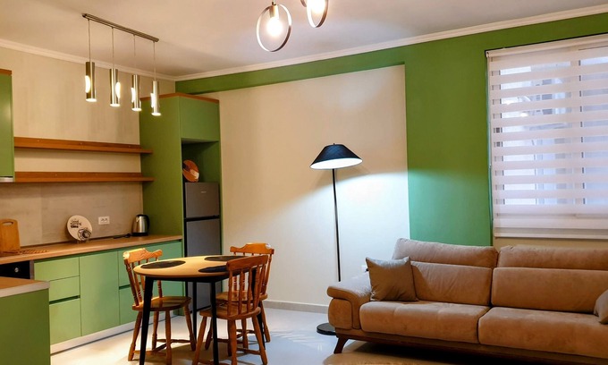 Divjake Apartment | Green Trails Apartment - Completely renovated - Mountain view - City Center