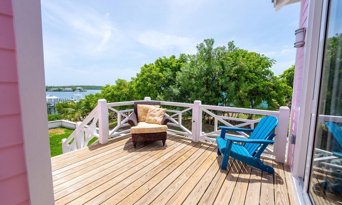 Green Turtle Cay Apartment | Green Turtle Cay, Luxury Suite, on White Sound with private dock.