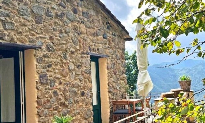 Brugnato House | Green Valley House: Lavender