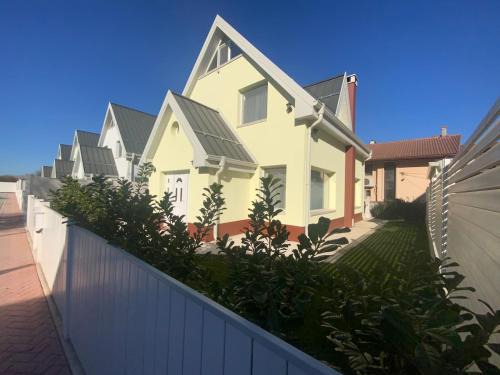 Dobrich House | Green Village Park