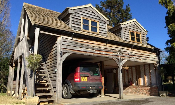 Middleyard House | Greencourt Loft - The Cotswold Way, Stroud