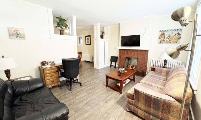 Pittsburgh Apartment | Greenfield Jewel w/Free Street Parking