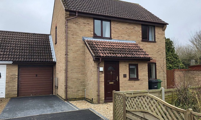 Norwich House | Greenfields House - 3 bedroom detached house