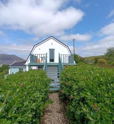 Carrick House | Greenhills Cottage -Overlooking Slieve League
