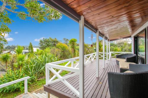 Greenhithe House | Greenhithe Hidden Gem with Sea Views and Parking