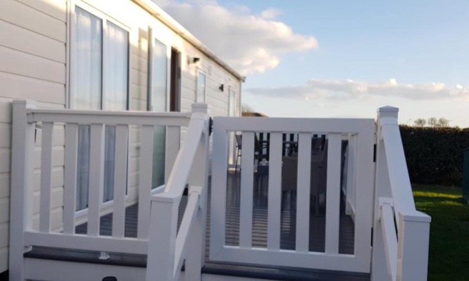 Selsey House | Greenlawns