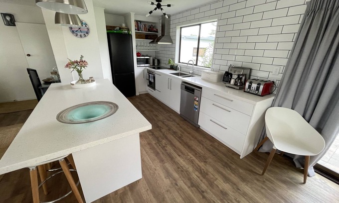 Napier House | Greenmeadows Pet friendly & close to town,