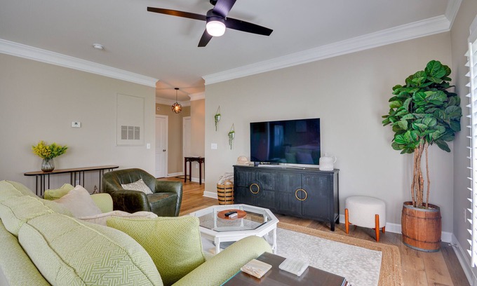Old Irving Park Condo | Greensboro Condo Rental Near Hospital & Trails!