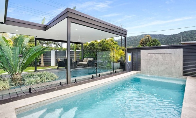 Edge Hill House | Greenslopes House in Edge Hill- Luxury Poolside Villa Near Cairns CBD | Walk to Cafes & Gardens