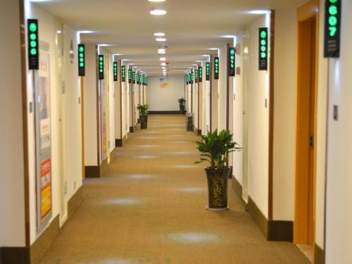 Changshu Hotel | GreenTree Inn Suzhou Changshu Huanghe Road Linli Centre Express Hotel