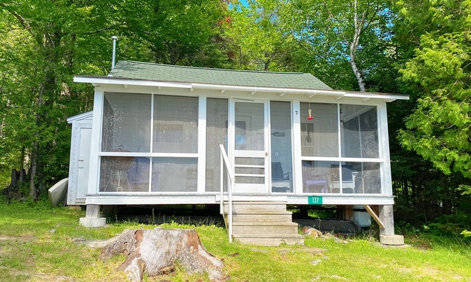 Rangeley House | 🐾Greenvale Cove 7 - Loon's Ruhe - Greenvale Cove on Rangeley Lake, dog friendly