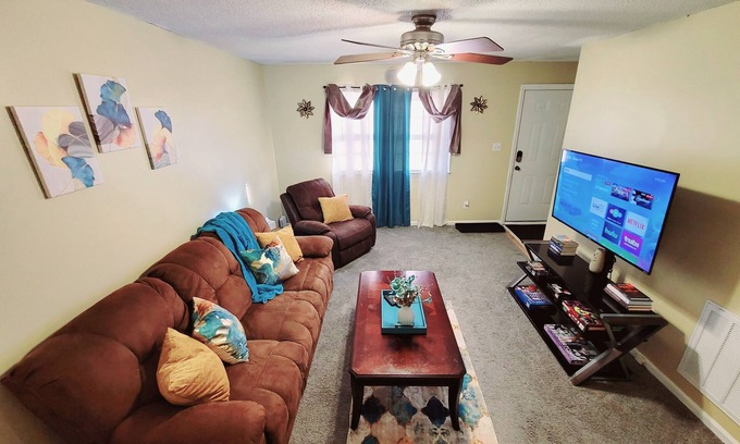 Greenville Apartment | Greenville Cozy 2BR sleeps 6 near ECU Stadium and Hospital welcome travel nurses