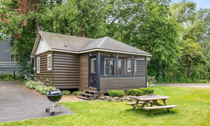 Green Lake Cottage | Greenway Log Cottage - 2