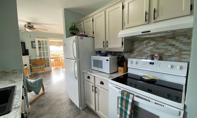 Saint Peters Bay Cottage | Greenwich Moonlight Bay Cottage