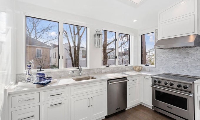 Greenwich Condo | Greenwich proper - NYC style, Hotel alternative walk to Greenwich Ave.