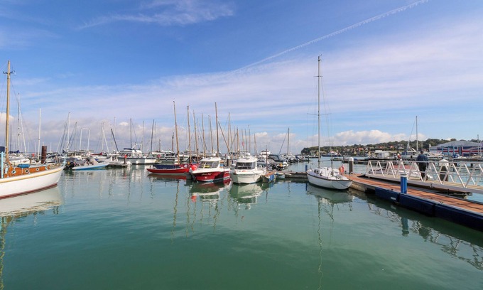 Cowes Cottage | Greenwood