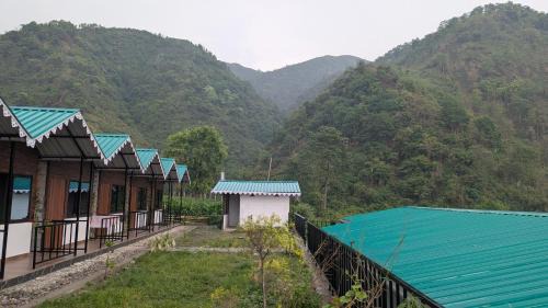Kurseong Cabin | Greenwood Homestays, Rohini
