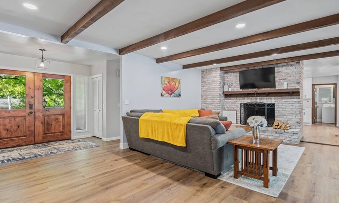 Rimrock House | Gregory Hills Retreat - Pool - Hot tub - Massage Chair