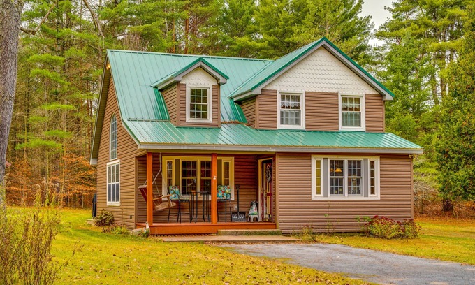 Brantingham House | Greig Getaway Near Brantingham Lake & Ski Resort