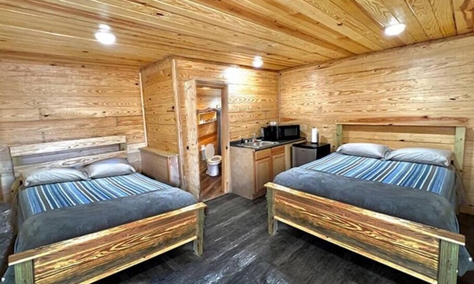 Coffeeville Cabin | Grenada Lake Resort Cabin # 2