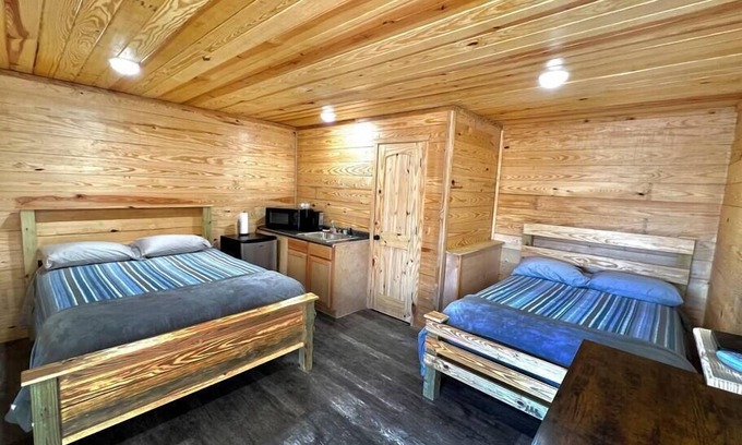 Coffeeville Cabin | Grenada Lake Resort Cabin # 4