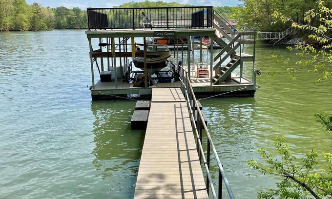 Dawsonville House | Grey Goose on Lake Lanier with Deep Water Dock
