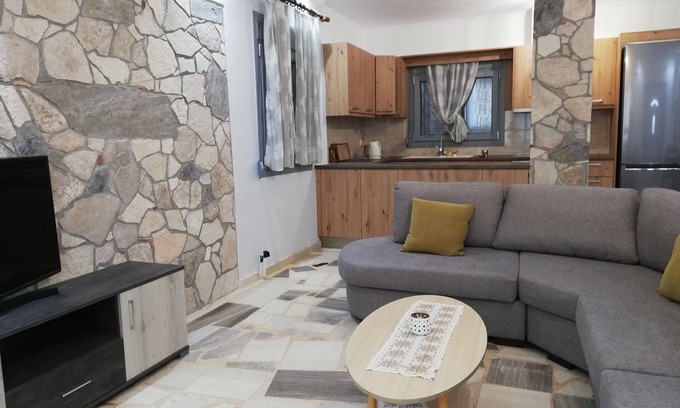 Pythagorion Cottage | Grey house