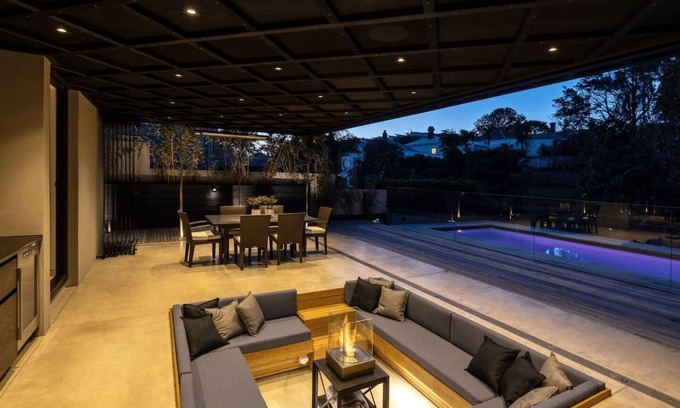 Grey Lynn House | Grey Lynn Luxury 4BD Villa w Pool, Free Parking
