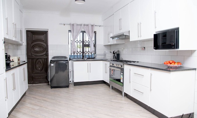 Masvingo Bed & Breakfast | Grey Mansion BnB