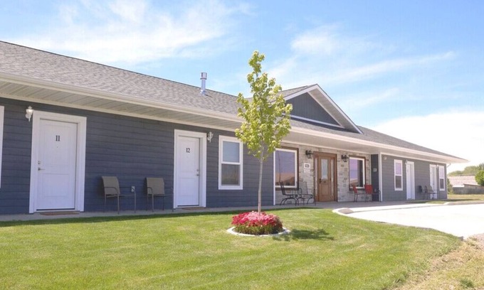 Heyburn House | Greystone Crossing Suite #8