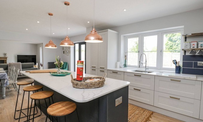 Upton St. Leonards Cottage | Greystones