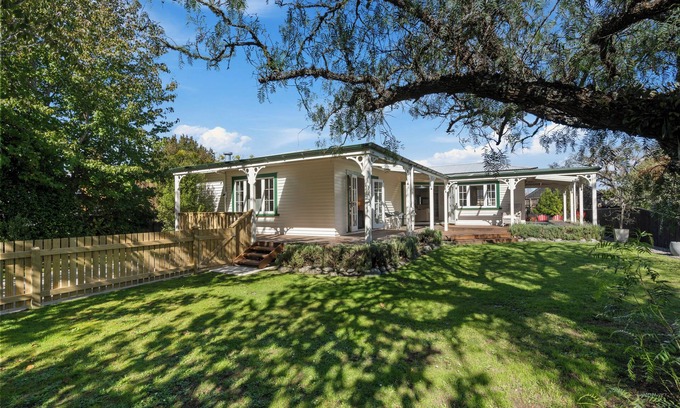 Greytown House | Greytown Park Villa - Wairarapa Holiday Home