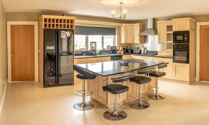 Coolbeg Cross House | Grianan Luxury Lodge by Wild Atlantic Wanderer