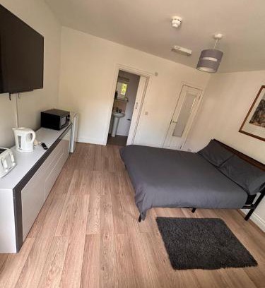 Shirley Hotel | Griffin Chalets