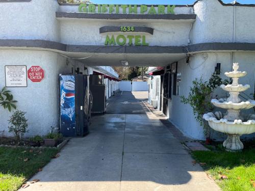 Riverside Rancho Hotel | Griffith Park Motel, in Los Angeles Hollywood Area