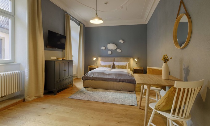 Rottenbauer House | Grimm's Schlossapartments - Frau Holle