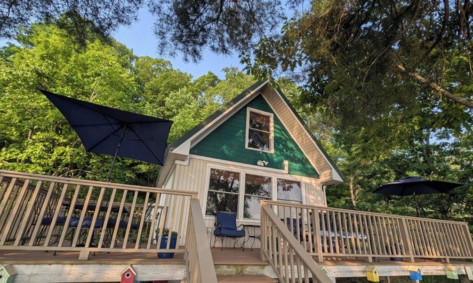 Grenell House | Grindstone Island Getaway-My Reverie, Private, Waterfront, 1000 Islands