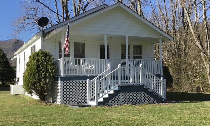 Stecoah House | Grist Mill Crossing Cottage, 466 Stecoah Rd, Robbinsville, NC 28771