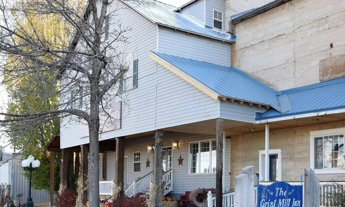 Monticello Hotel | Grist Mill Inn