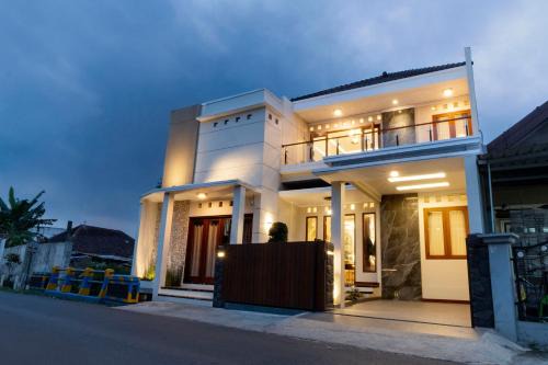 Genitri Villa | Griya Genitri